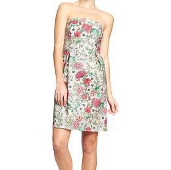 Old Navy Dresses & Skirts - OLD NAVY STRAPLESS FLORAL WHITE DRESS